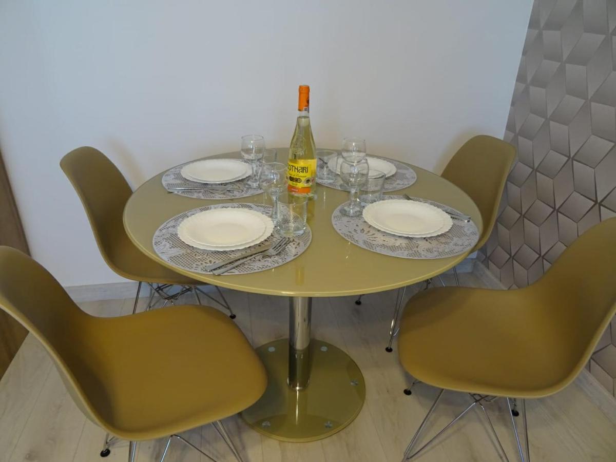 Carla'S Apart Palas-Hala Centrala 1 Bedroom, Airport Shuttle Яссы Экстерьер фото
