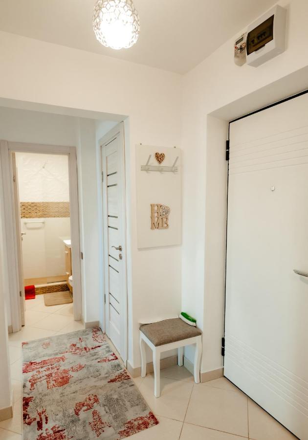 Carla'S Apart Palas-Hala Centrala 1 Bedroom, Airport Shuttle Яссы Экстерьер фото
