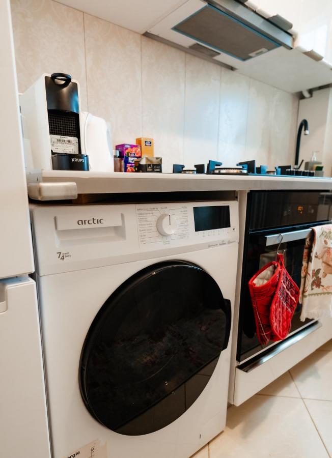 Carla'S Apart Palas-Hala Centrala 1 Bedroom, Airport Shuttle Яссы Экстерьер фото